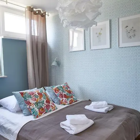 Chlodna Sky Blue Apartment 华沙