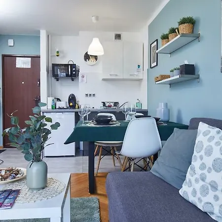 Chlodna Sky Blue Apartment 公寓 *